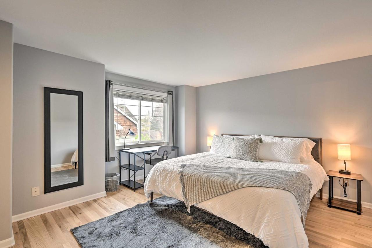 Pet-friendly Townhome Less Than 1 Mile To Lake! *